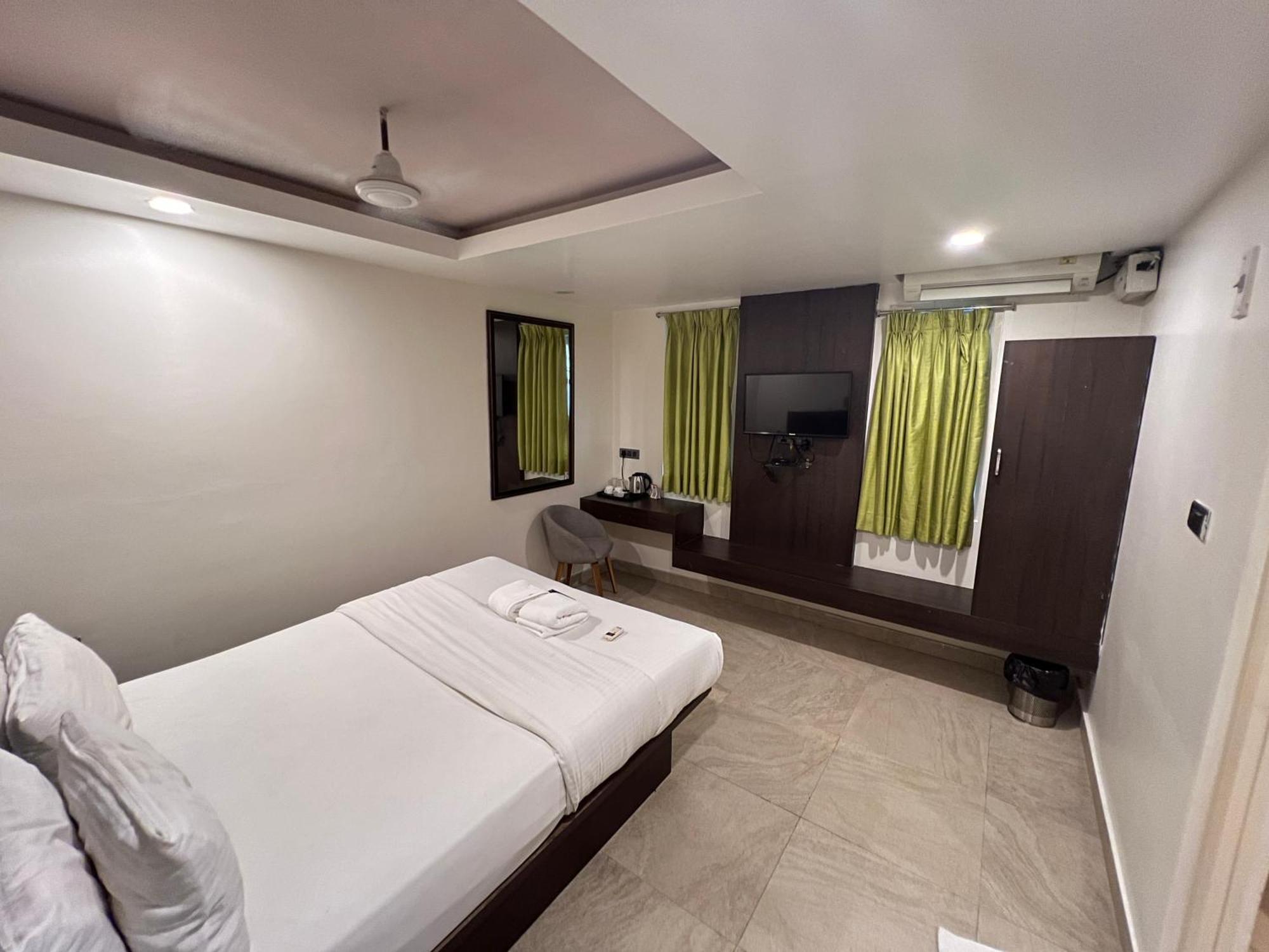 Diviyum Manor Hotel Port Blair Exterior foto