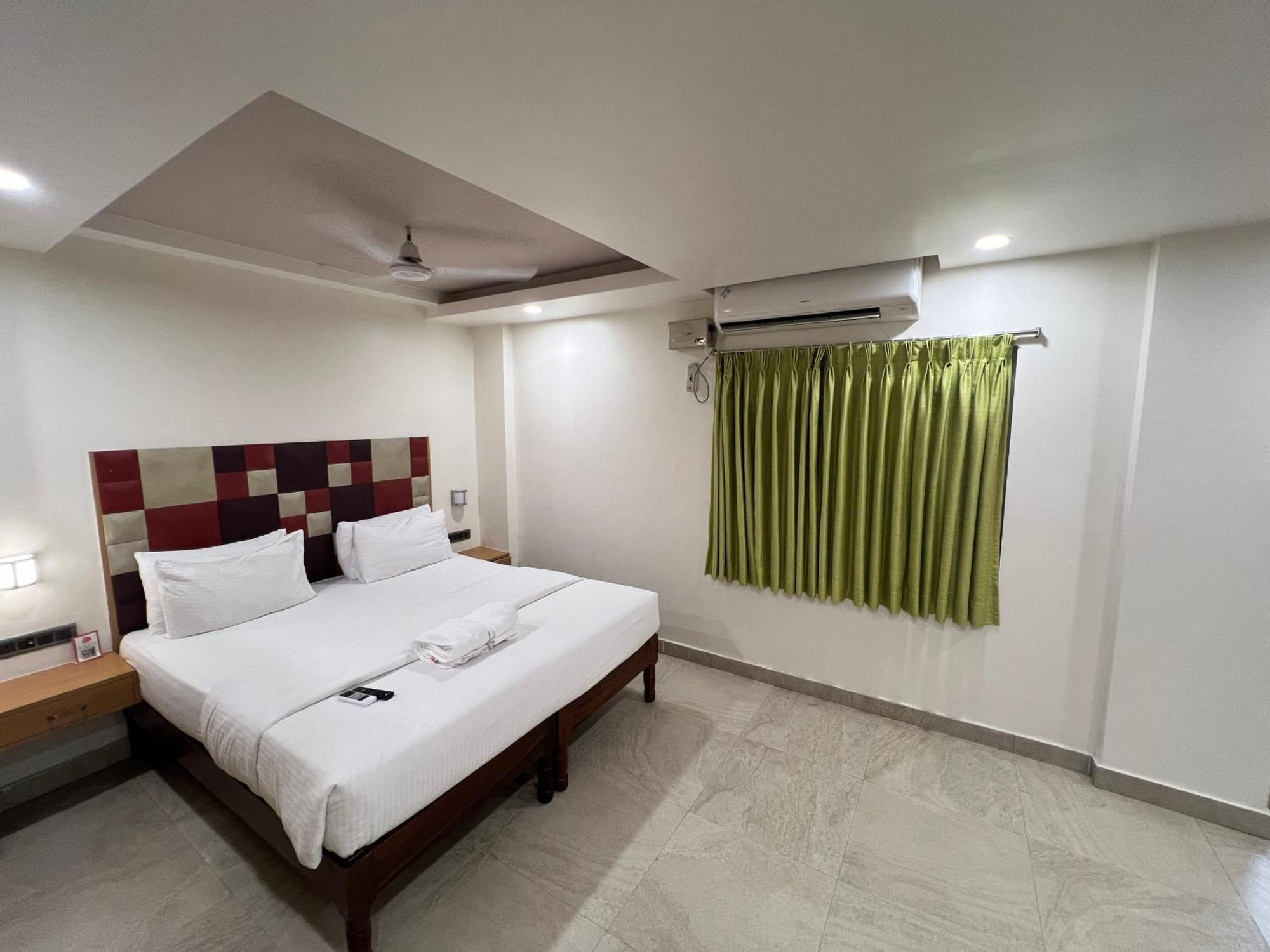 Diviyum Manor Hotel Port Blair Exterior foto