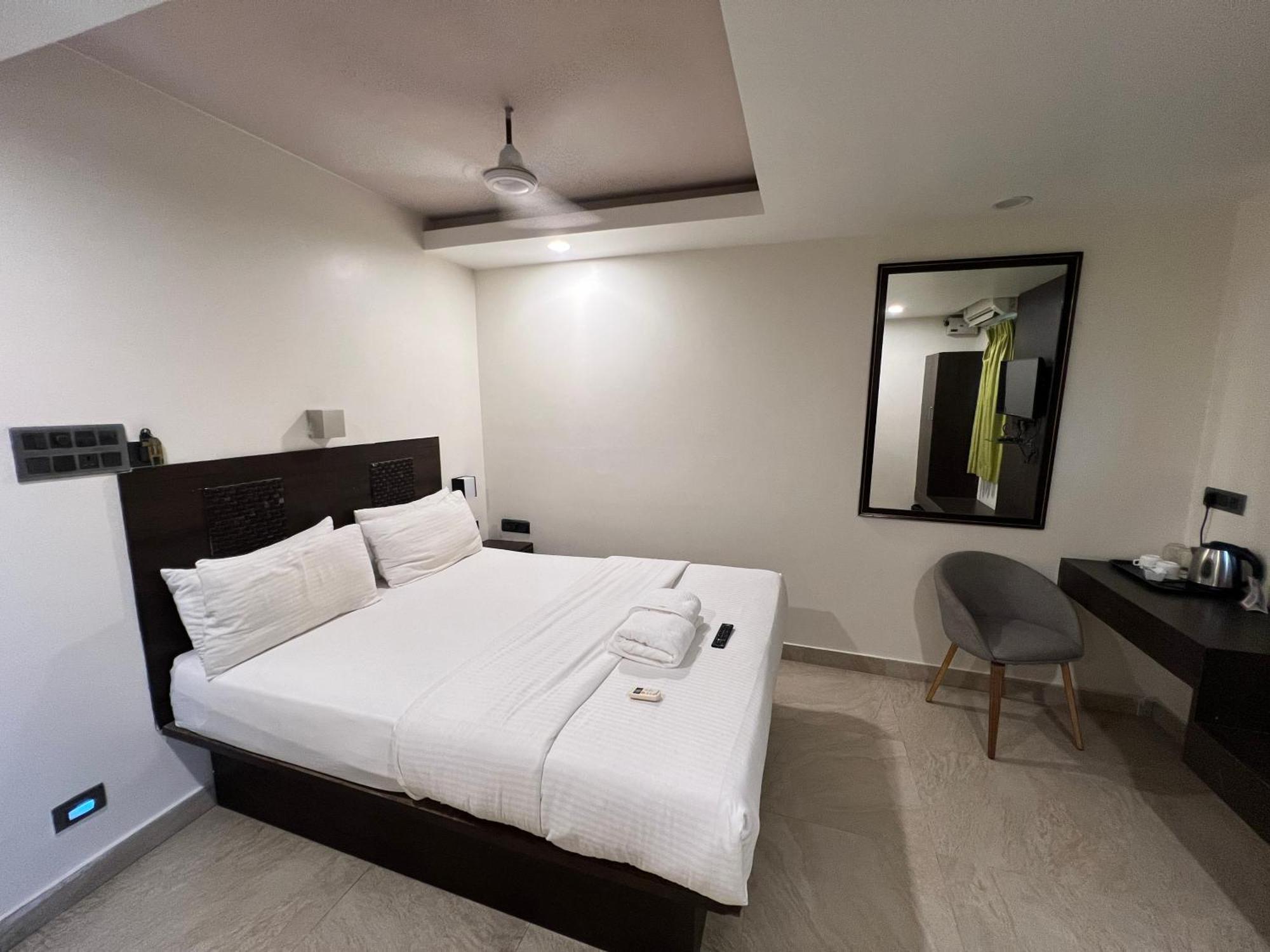 Diviyum Manor Hotel Port Blair Exterior foto