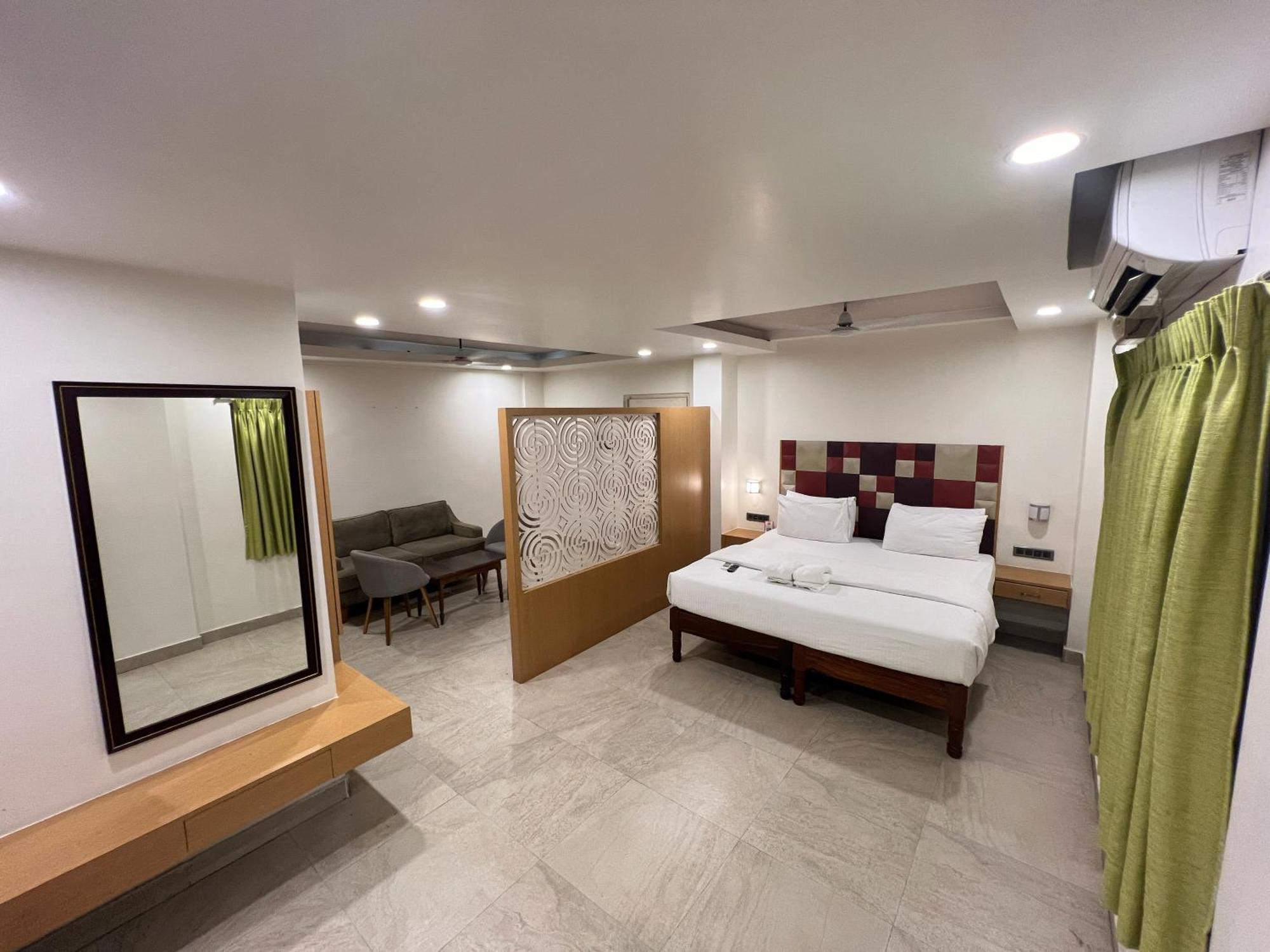 Diviyum Manor Hotel Port Blair Exterior foto