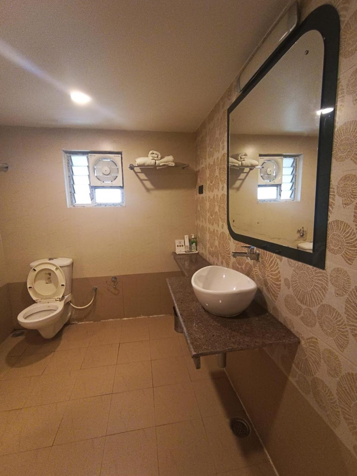Diviyum Manor Hotel Port Blair Exterior foto