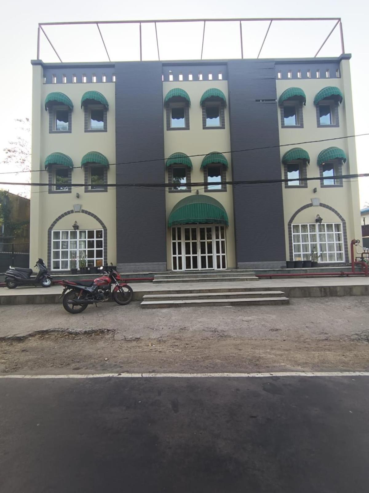 Diviyum Manor Hotel Port Blair Exterior foto